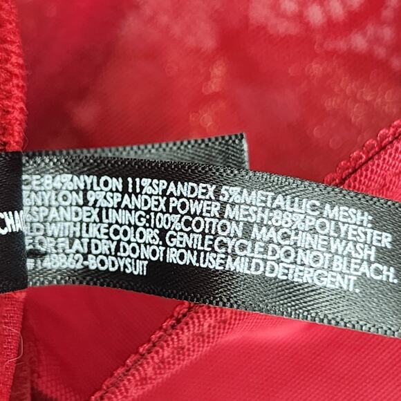 Torrid Curves Biking Red Underwire Thong Bodysuit-Lace Red & Gold Size 2X - Picture 4 of 6